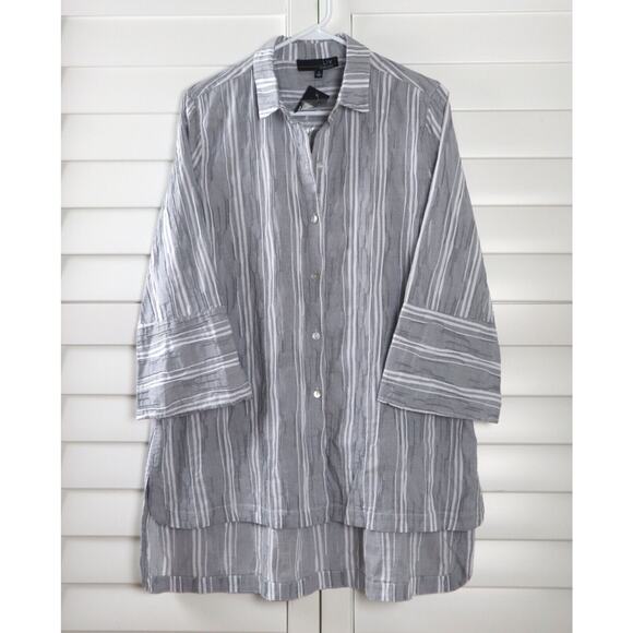 LIV Habitat NWT $115 Textured Seer Sucker Striped Shirt Top Size Small - Picture 5 of 6